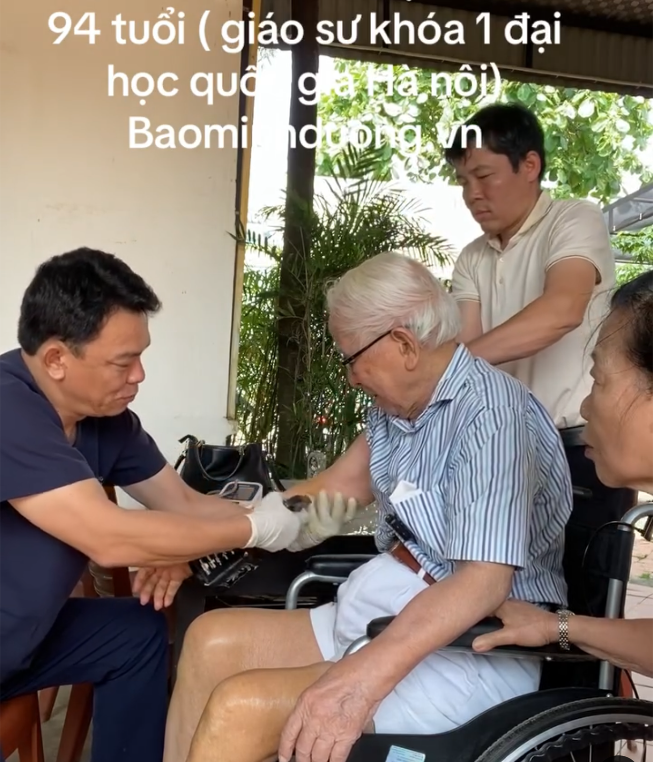 Tư vấn và thăm khám cho bệnh nhân Đinh Gia Tường 94 tuổi – Hành trình tìm lại hy vọng cải thiện sức khỏe