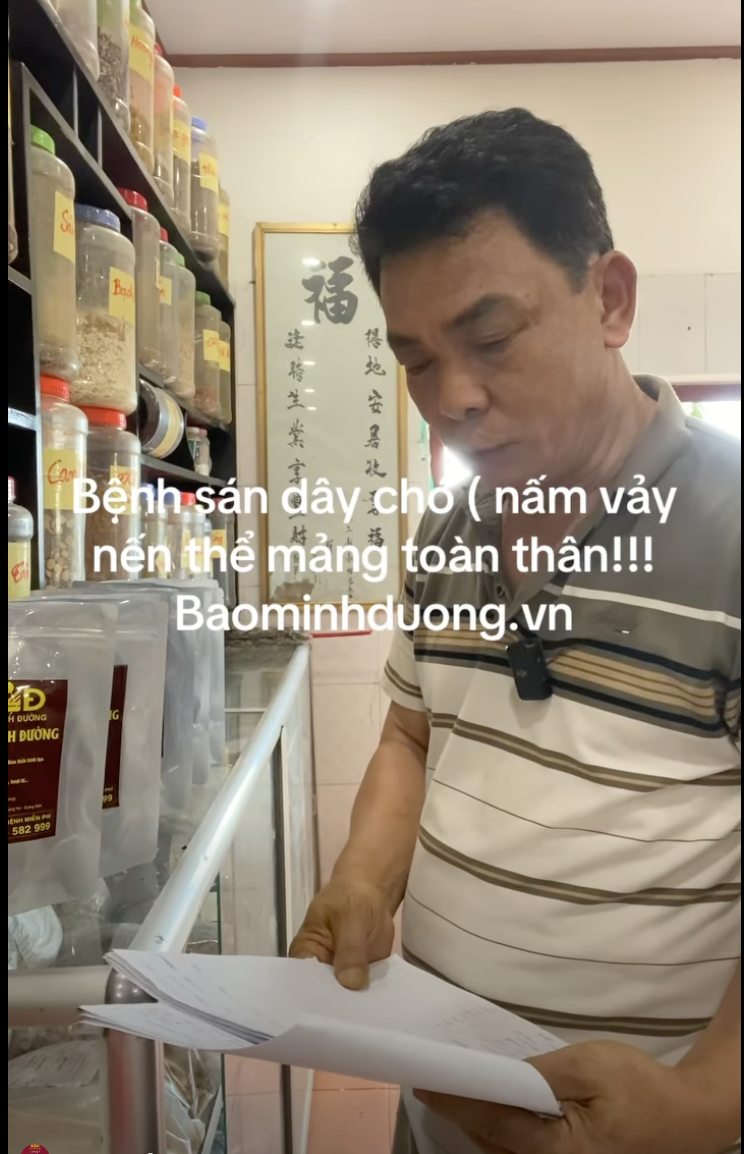 Lương y Cao Văn Minh tư vấn online và bốc thuốc cho bệnh nhân Trần Văn Chung mắc vảy nến toàn thân, đồng thời phát hiện nhiều yếu tố ảnh hưởng đến sức khỏe