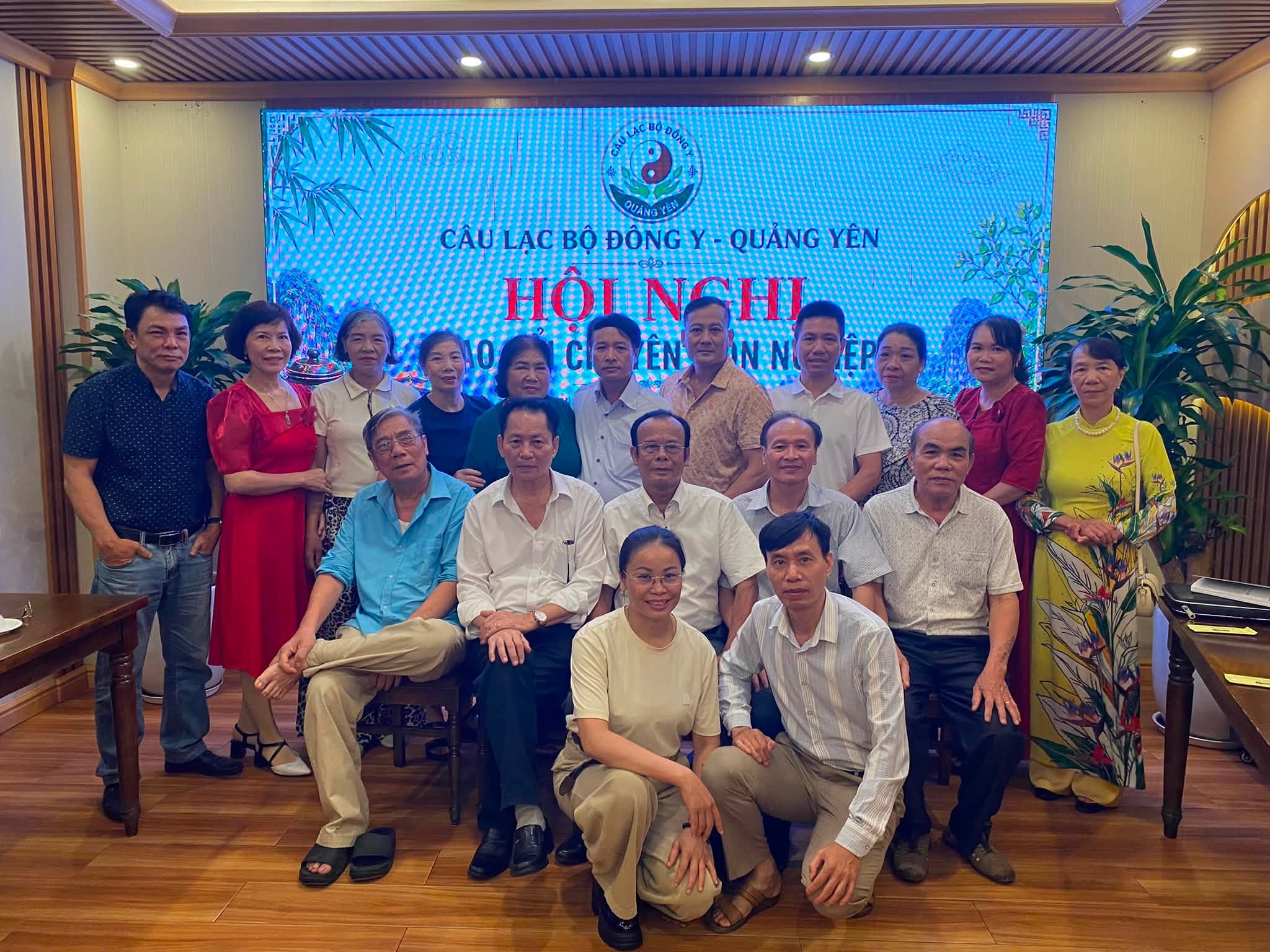 Lương y Cao Văn Minh cùng đội ngũ Bảo Minh Đường tham gia hội thảo chuyên môn, nâng cao chất lượng khám chữa bệnh